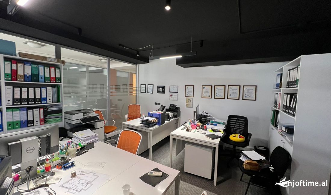 Jepet me qera ambient biznesi 1300 Euro 