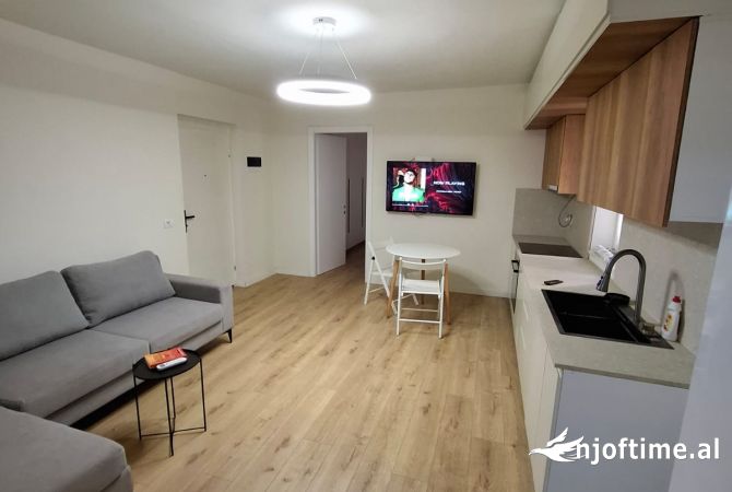 Jepet me qera super apartament 2+1 400 Euro Rruga Ramazan Gaxheri Fresku 