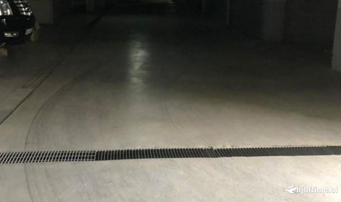 Shitet garazh 42.000 Euro Rruga Kavajes 