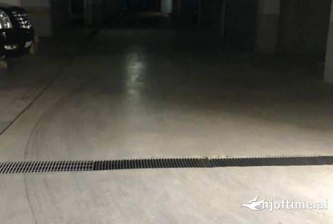 Business Property in Sale 4+1 in Tirana - 42,000 Euro