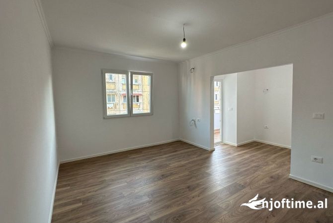 Shitet super apartament 2+1 Rruga Kavajes 148.000 Euro 