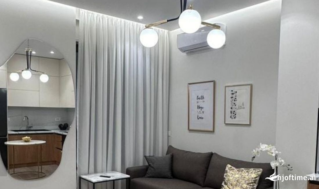 Appartamento in affitto a Tirana 2+1, Arredato