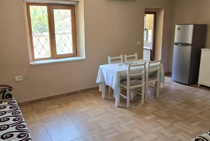 Shitet super apartament 2+1+2+2 ballkone Rruga Fortuzi 195.000 Euro 