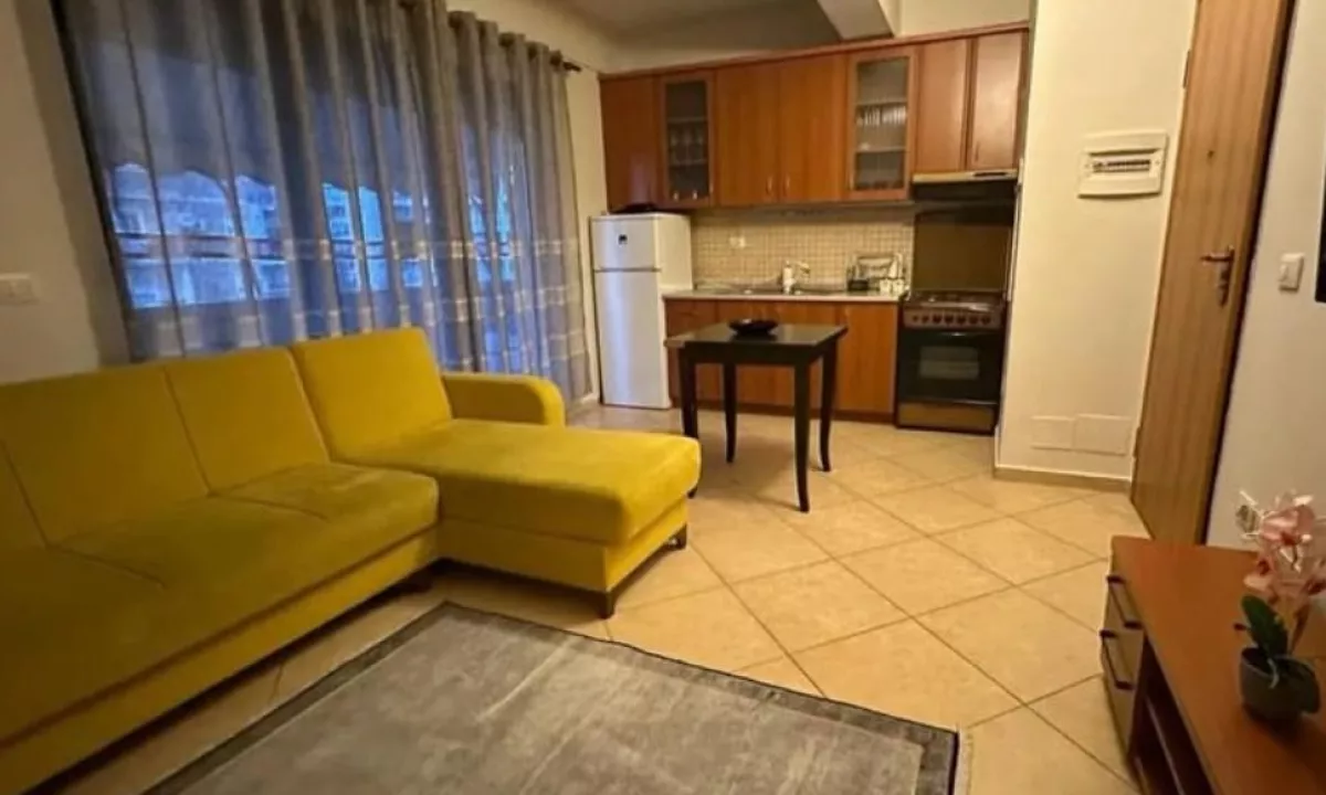 Appartamento in affitto a Tirana 1+1, Arredato