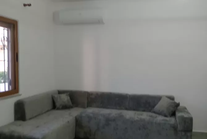 Jepet me qera apartament 2+1 520 Euro Astir