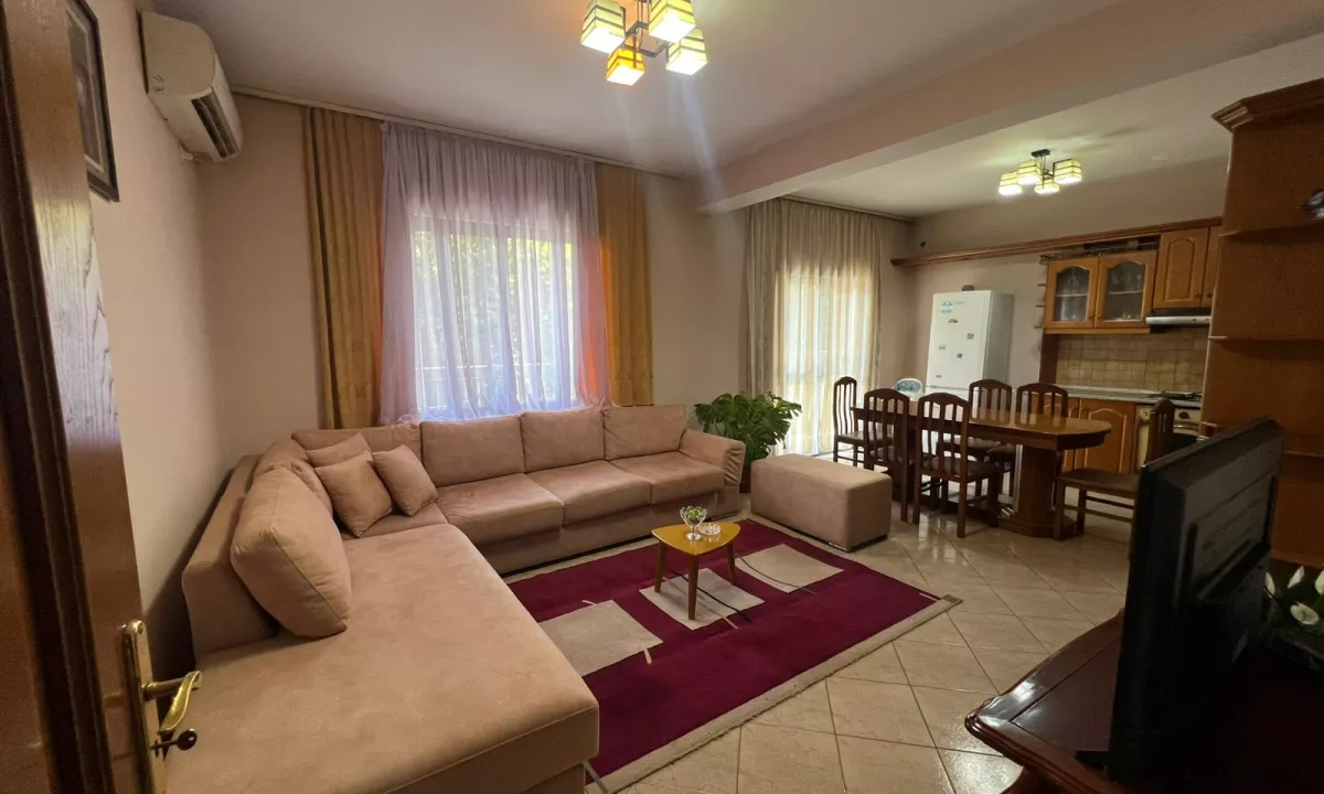 Shtepi me qera Apartament ne Tirane, 2+1, Mobilimi E mobiluar, Pagesa 700  Euro.