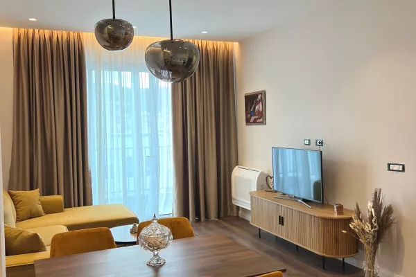 Jepet me qera super apartament 2+1 Komuna Parisit 1100 Euro