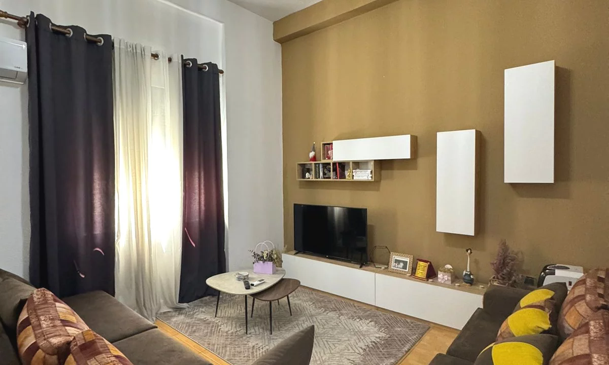 Shtepi me qera Apartament ne Tirane, 1+1, Mobilimi E mobiluar, Pagesa 55,000  Leke.
