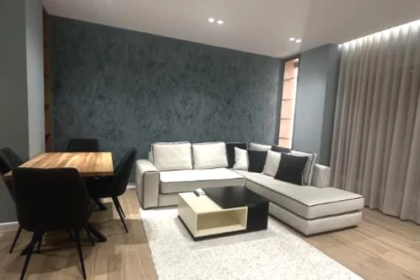 Jepet apartment me qera 1+1 70,000 Leke Pazari Ri