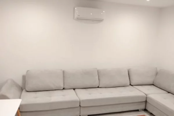 Jepet me qera apartament 1+1 Fresk 350 Euro