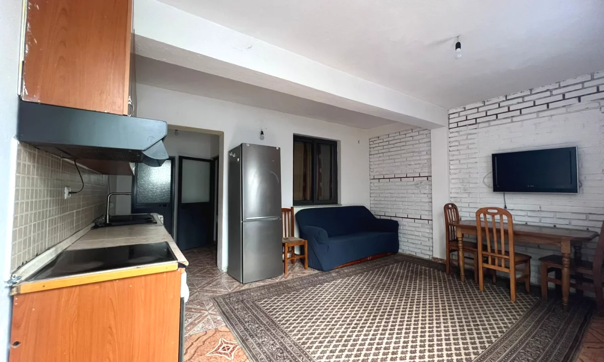 Shtepi me qera Apartament ne Tirane, 1+1, Mobilimi E mobiluar, Pagesa 200  Euro.
