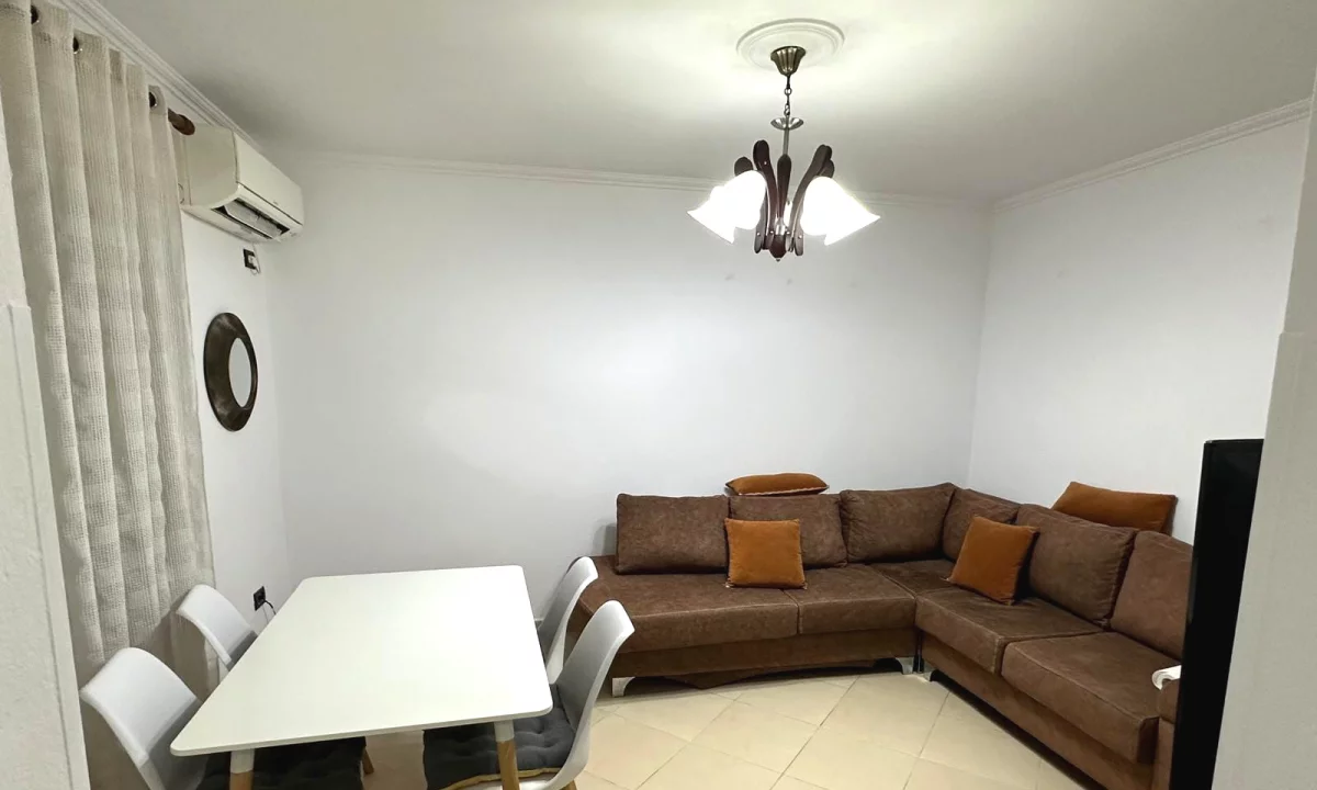 Appartamento in affitto a Tirana 2+1, Arredato