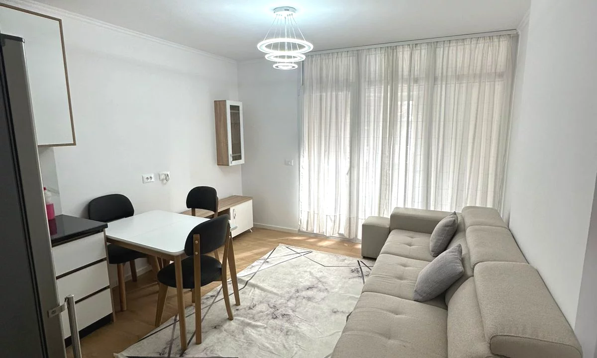 Shtepi me qera Apartament ne Tirane, 2+1, Mobilimi E mobiluar, Pagesa 700  Euro.