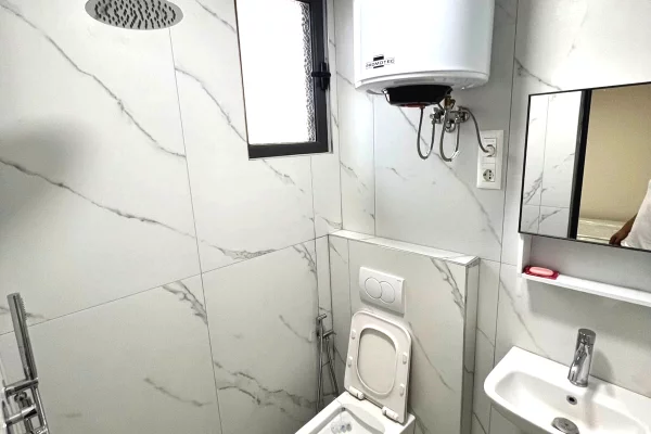 Shtepi me qera Shtepi Private ne Tirane, 1+1, Mobilimi E mobiluar, Pagesa 350  Euro.