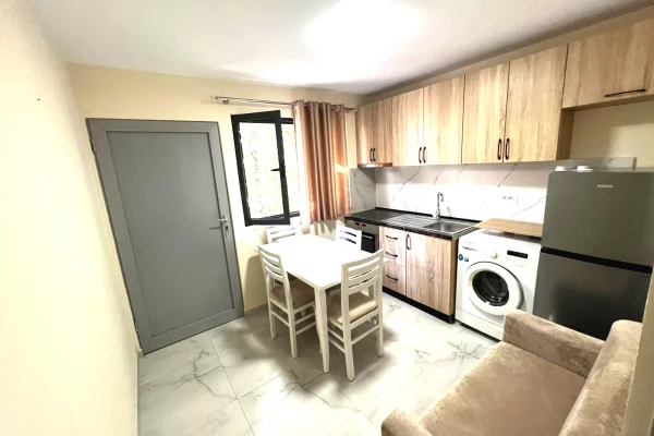 🏠 Jepet me Qira Apartament 1+1 me Ballkon tek Shkolla e Bashkuar afer Fakultetit te Mjekesise