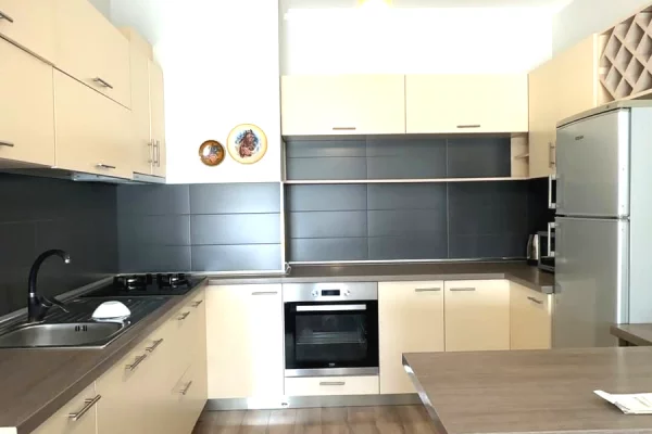 Shtepi me qera Apartament ne Tirane, 1+1, Mobilimi E mobiluar, Pagesa 600  Euro.