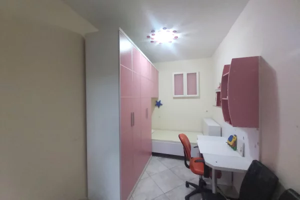 Shtepi me qera Apartament ne Tirane, 2+1, Mobilimi E mobiluar, Pagesa 600  Euro.