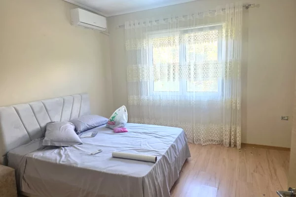 Shtepi me qera Apartament ne Tirane, 2+1, Mobilimi E mobiluar, Pagesa 500  Euro.