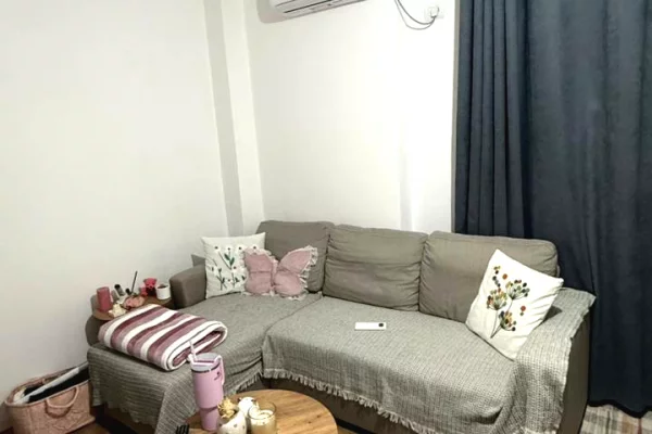Shtepi me qera Apartament ne Tirane, 1+1, Mobilimi E mobiluar, Pagesa 45,000  Leke.