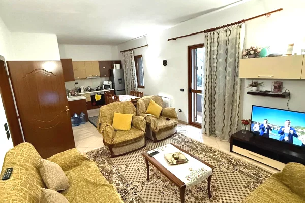 Shtepi me qera 2+1 ne Tirane - 55,000 Leke