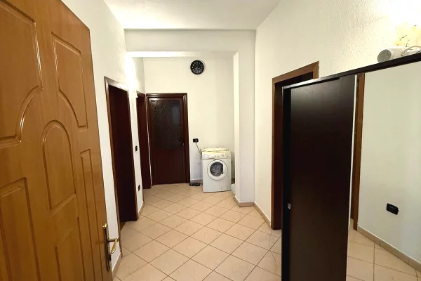 Shtepi me qera Apartament ne Tirane, 2+1, Mobilimi E mobiluar, Pagesa 55,000  Leke.