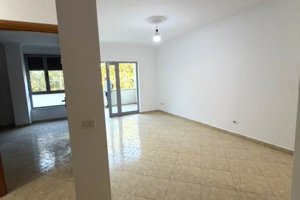 🏠 JEPET ME QIRA APARTAMENT 1+1 PRANË PALLATIT ME SHIGJETA, TIRANË
