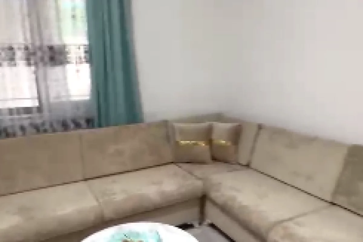 Shtepi me qera Apartament ne Tirane, 2+1, Mobilimi E mobiluar, Pagesa 65,000  Leke.