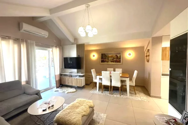 Shtepi me qera 2+1 ne Tirane - 750 Euro