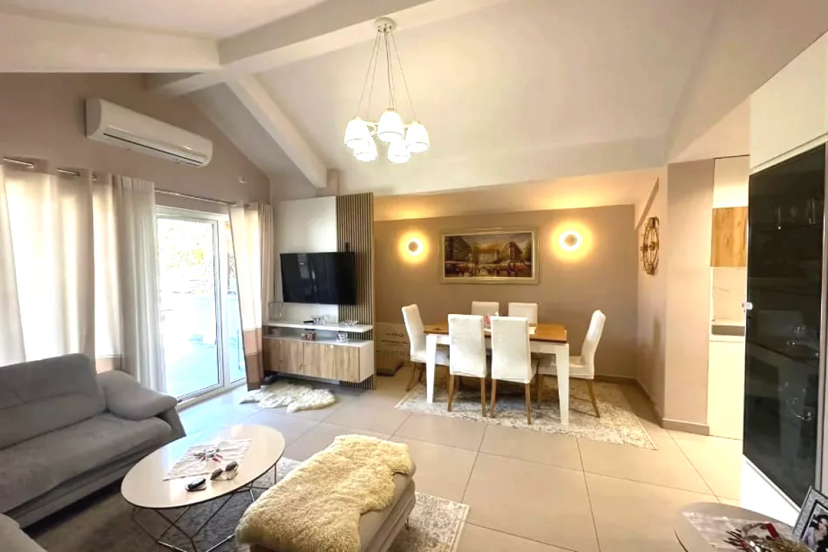 Shtepi me qera Apartament ne Tirane, 2+1, Mobilimi E mobiluar, Pagesa 750  Euro.