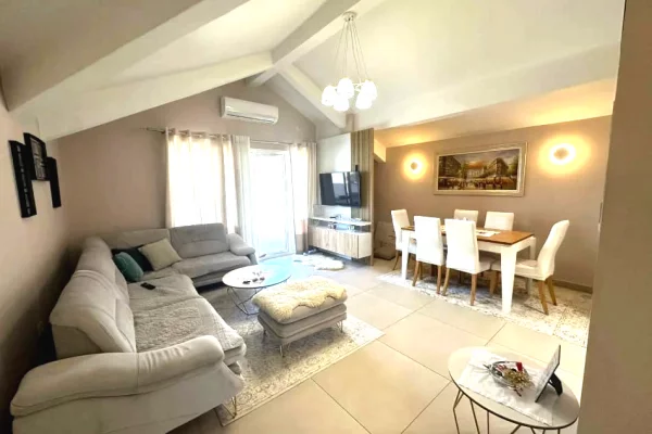 Shtepi me qera Apartament ne Tirane, 2+1, Mobilimi E mobiluar, Pagesa 750  Euro.