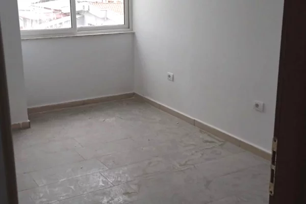 Shtepi me qera 2+1 ne Tirane - 30,000 Leke