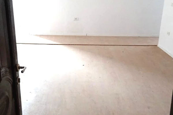Shtepi me qera Apartament ne Tirane, 2+1, Mobilimi Bosh, pa mobiluar, Pagesa 30,000  Leke.