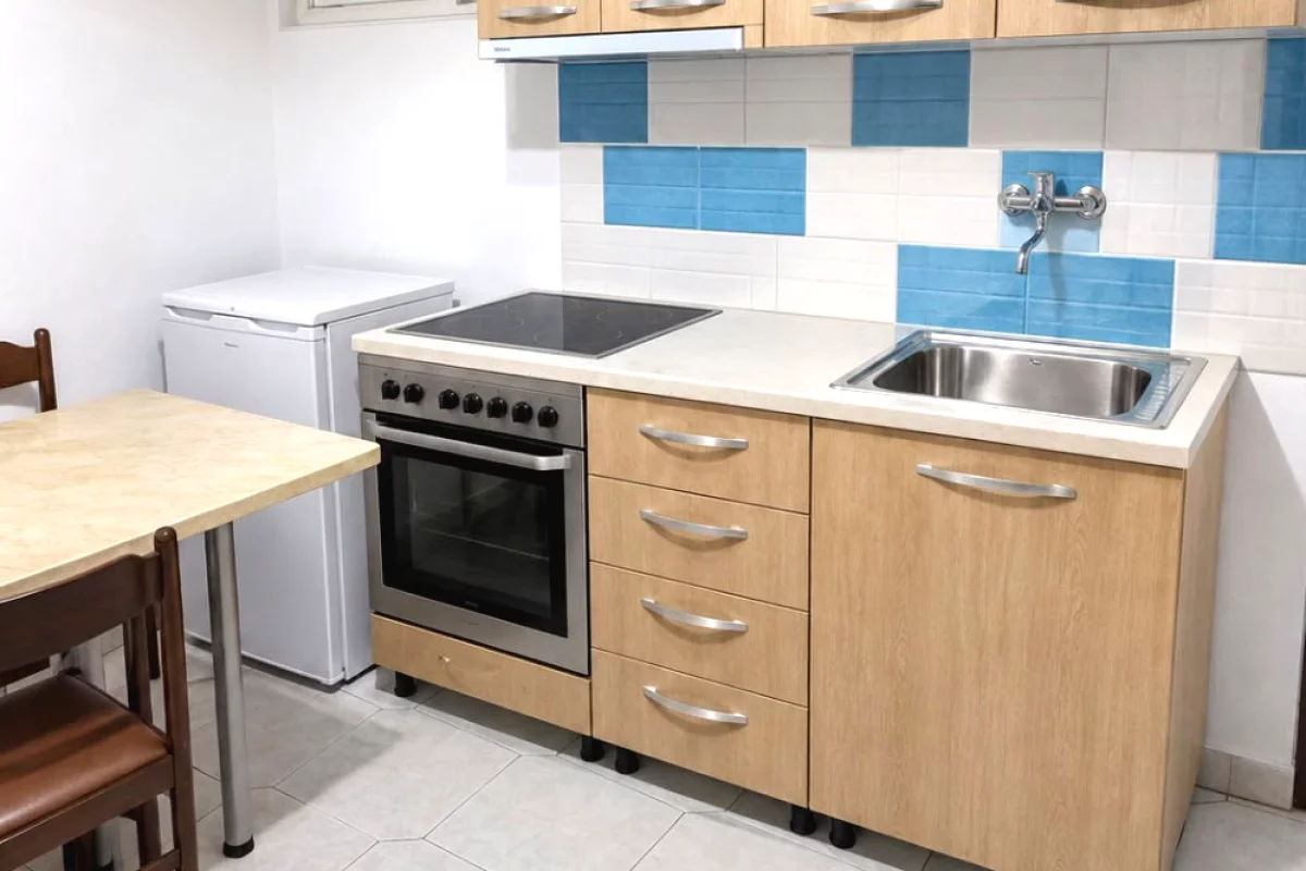 Shtepi me qera Apartament ne Tirane, Garsoniere, Mobilimi E mobiluar, Pagesa 30,000  Leke.