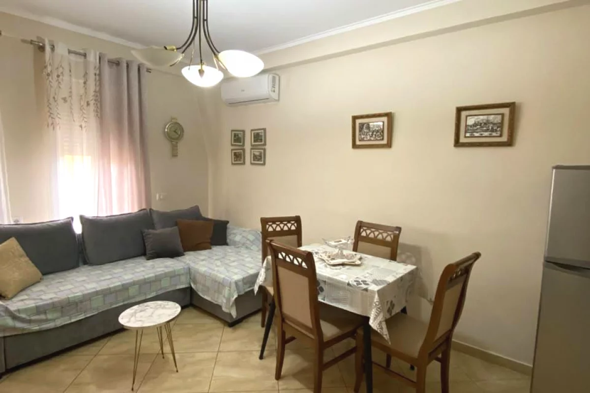 Shtepi me qera Apartament ne Tirane, 1+1, Mobilimi E mobiluar, Pagesa 550  Euro.