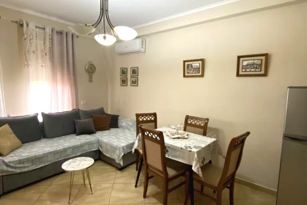 Shtepi me qera Apartament ne Tirane, 1+1, Mobilimi E mobiluar, Pagesa 550  Euro.