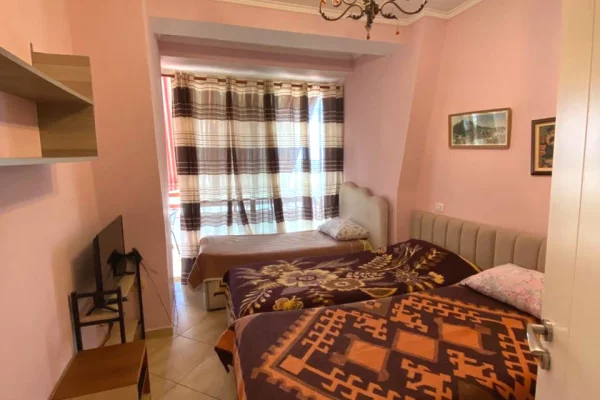 Shtepi me qera Apartament ne Tirane, 1+1, Mobilimi E mobiluar, Pagesa 550  Euro.