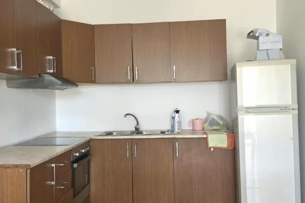 Shtepi me qera Apartament ne Tirane, 2+1, Mobilimi Bosh, pa mobiluar, Pagesa 40,000  Leke.