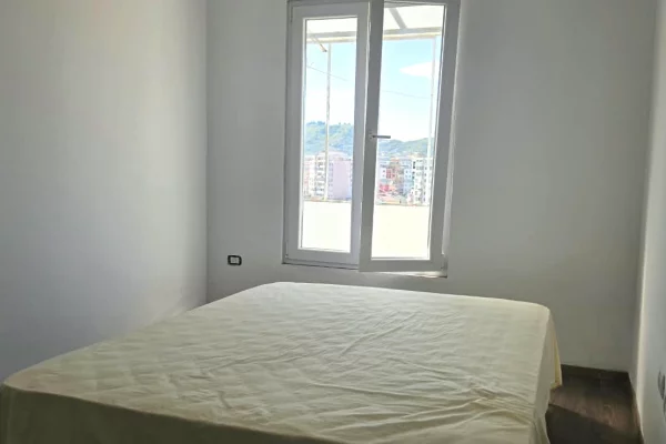 Shtepi me qera Apartament ne Tirane, 2+1, Mobilimi Bosh, pa mobiluar, Pagesa 40,000  Leke.