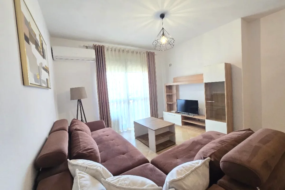 Shtepi me qera Apartament ne Tirane, 2+1, Mobilimi E mobiluar, Pagesa 50,000  Leke.