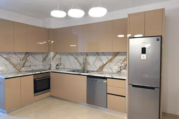 Shtepi me qera Apartament ne Tirane, 2+1, Mobilimi E mobiluar, Pagesa 70,000  Leke.