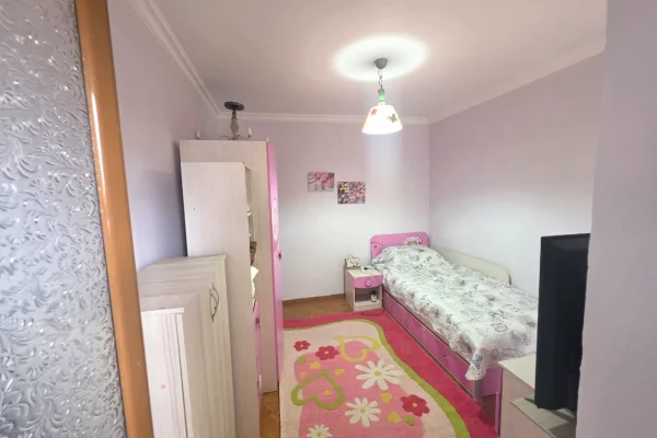 Shtepi me qera Apartament ne Tirane, 2+1, Mobilimi E mobiluar, Pagesa 55,000  Leke.