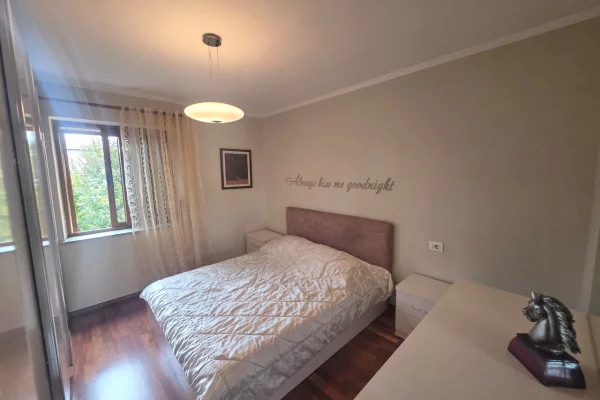 Shtepi me qera Apartament ne Tirane, 2+1, Mobilimi E mobiluar, Pagesa 55,000  Leke.