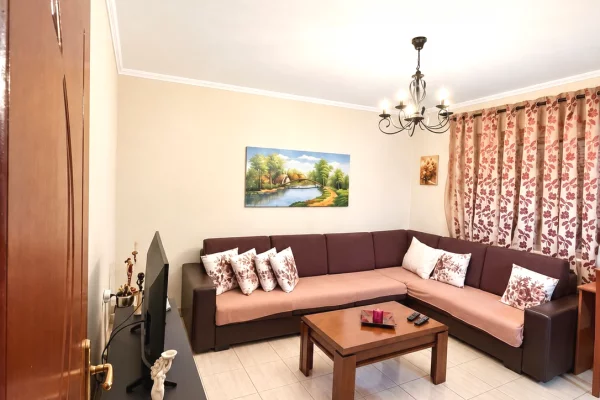 SHITET APARTAMENT 1+1 PRANË SHKOLLËS “BAJRAM CURRI” NE ALLIAS​