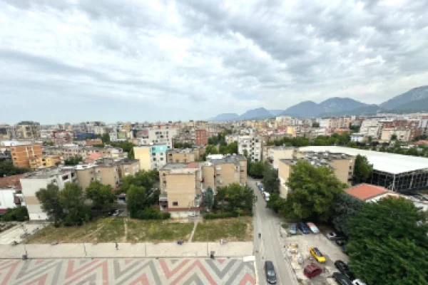 Shtepi me qera 1+1 ne Tirane - 25,000 Leke