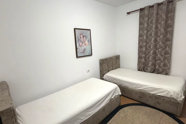 Shtepi me qera Apartament ne Tirane, 2+1, Mobilimi E mobiluar, Pagesa 40,000  Leke.