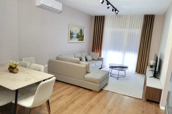 Shtepi me qera 1+1 ne Tirane - 700 Euro