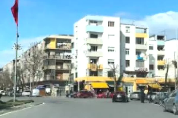 Shitet Ap 2+1 ( +depo) tek Rruga Ferit Xhajko 📌Rr Ferit Xhajko( perball ish Restorant Durresit bren