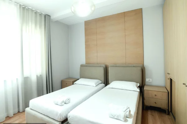 Shtepi ne shitje Apartament ne Tirane, 2+1, Mobilimi E mobiluar, Pagesa 220,000  Euro.