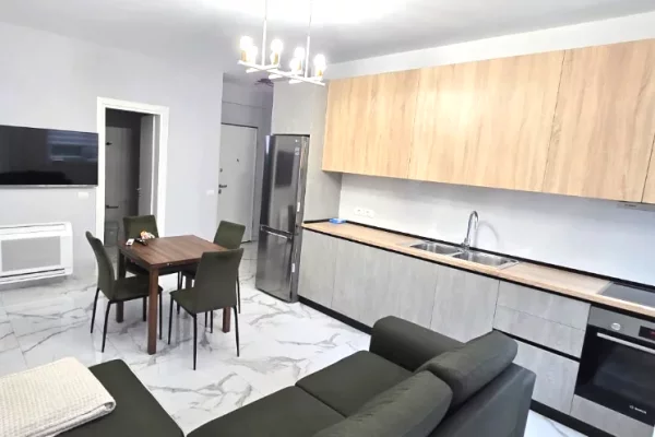 Shtepi me qera 2+1 ne Tirane - 60,000 Leke