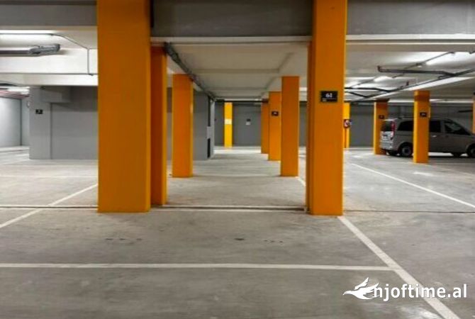 AMBIENT BIZNESI / PARKIM PËR QIRA + 29 POSTE PARKIMI NË PORCELAN